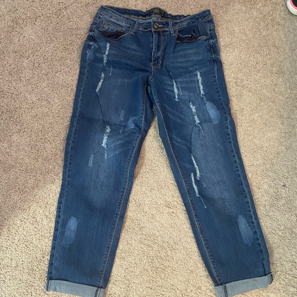 L&B brand never worn, jeans. Bought at a boutique and couldn’t return.